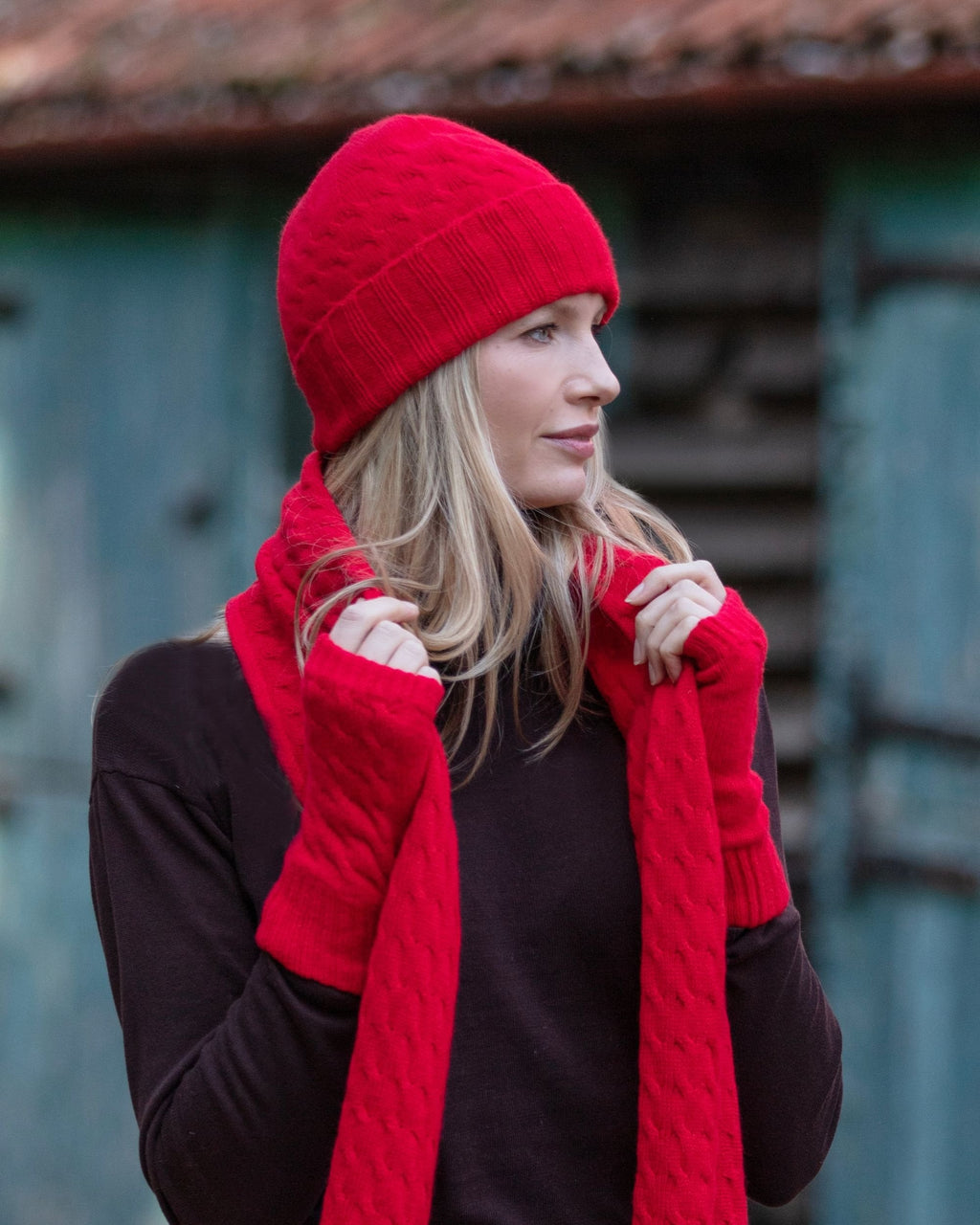 Ladies Cashmere Cable Beanie ~ Crimson